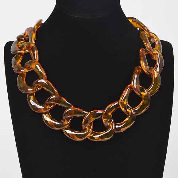 Super Trendy Acrylic Tortoise Chain Necklace - Picture 1 of 3
